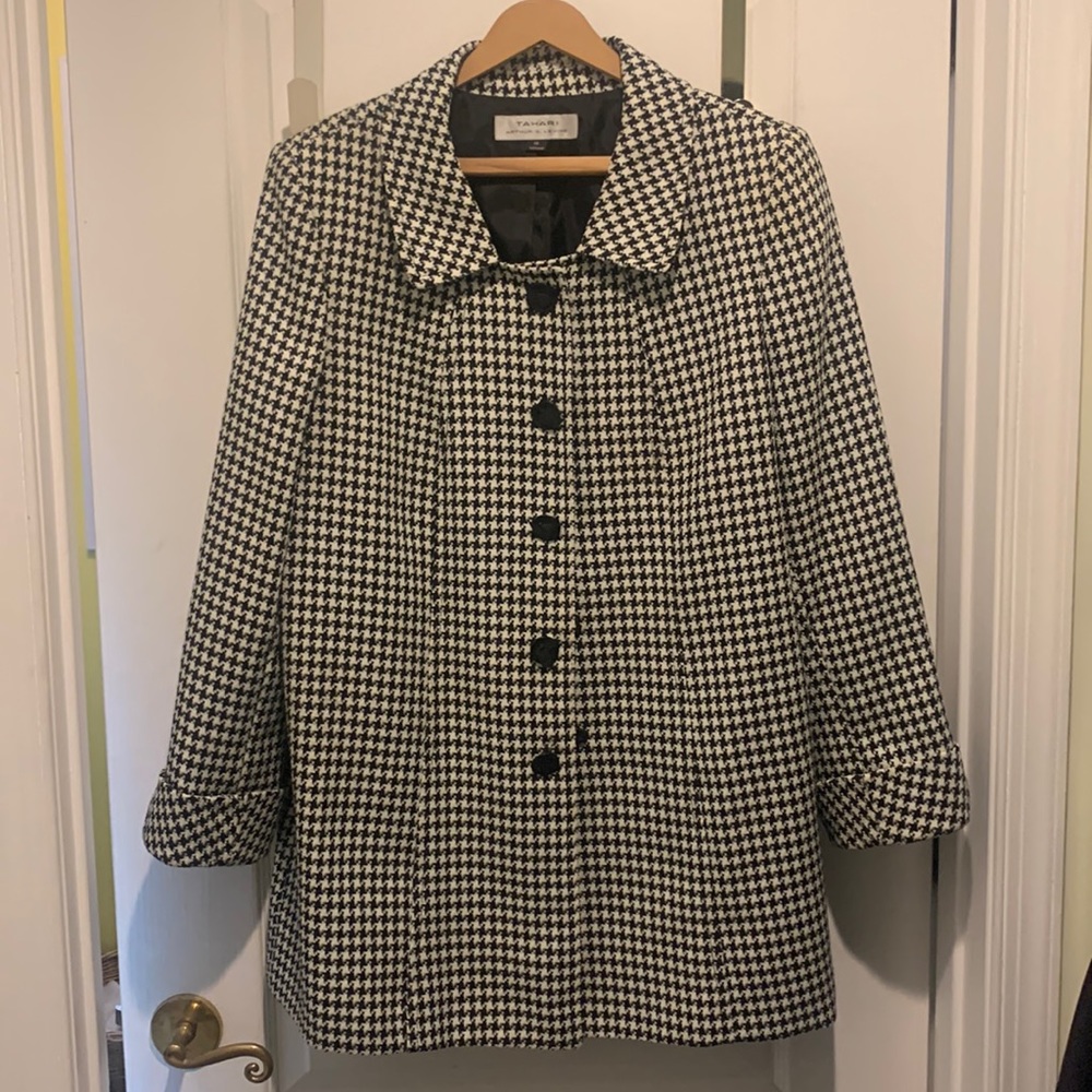 Thin coat, perfect fall fall day!